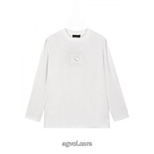 PRADA2026 Fw秋冬新作胸元メタル三角ロゴエンボスアルファベット男女同型ヘッダー丸首長袖Tシャツ