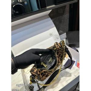 プラダ今年もトレンド数量限定奇跡の入荷ブランド コピー  レディース女士バッグ