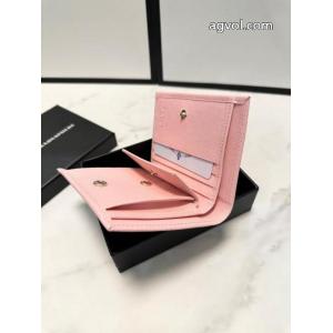 prada上質なクロス柄牛革のおしゃれ財布
