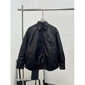 Prada秋冬新作再生ナイロンシャツ式綿入れの服
