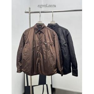 Prada秋冬新作再生ナイロンシャツ式綿入れの服