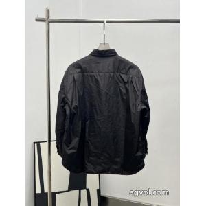 Prada秋冬新作再生ナイロンシャツ式綿入れの服