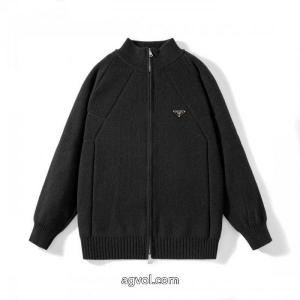 PRADAプラダ定番三角革のスタンダードジッパーニットカーディガンコート