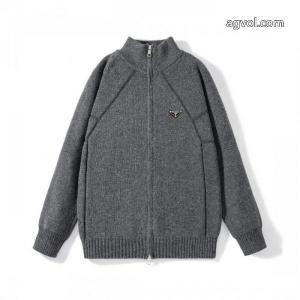 PRADAプラダ定番三角革のスタンダードジッパーニットカーディガンコート
