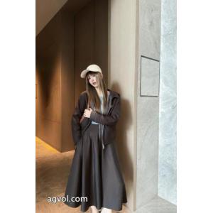 PRADA激安 通販 専門店限定特大セール 新作人気 秋冬のトレンドセット