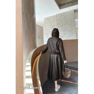 PRADA激安 通販 専門店限定特大セール 新作人気 秋冬のトレンドセット