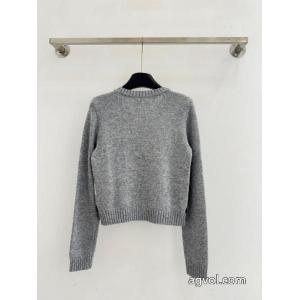 PRADAコート特別感満載のデザイン 日常使い 人気 ランキングブランド コピー 品