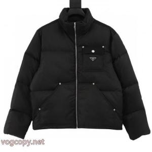 PRADAダウンジャケット偽物 通販 上品低価 VIP SALE！即発可！ 涼しげに演出