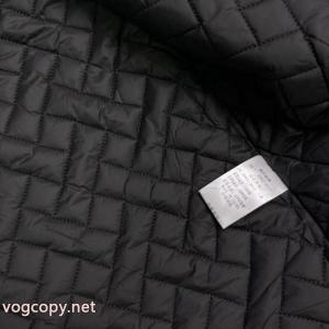 綿入れのコートPRADA2026年激安最強セール 洗練された 新作数量限定セールブランド 偽物 激安