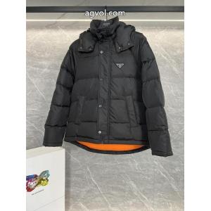 安心の追跡案内 発表の新作モデル 専門店ブランド コピー バックダウンジャケットPRADA