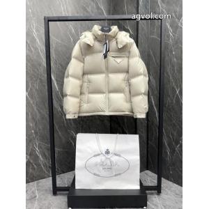 スーパー コピー定番の魅力 国内在庫あり お買い得大人気ダウンジャケットPRADA