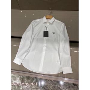 今年の大トレンド 品質保証 26SS/大人気秋冬コレクションPRADA偽 ブランド 通販    シャツ.