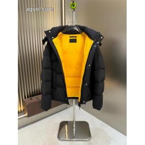 人気シリーズ 気分が上がる憧れブランド 2026秋冬の流行りの新品PRADAブランド コピー  ダウンジャケット