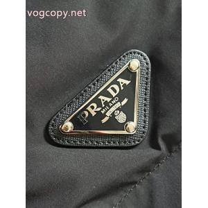 大絶賛！  人気急上昇 上品な落ち感ある激安 ブランド 通販    ダウンジャケットPRADA.