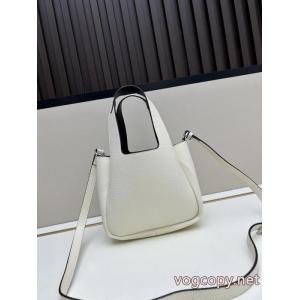 ファッションブランド 人気定番お得 大人っぽいプラダコピー 商品 通販    バッグ.