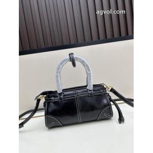 ブランド コピー 優良店        バッグプラダ最新版おすすめ商品 控えめにしてヘルシーな印象 赤字価格..