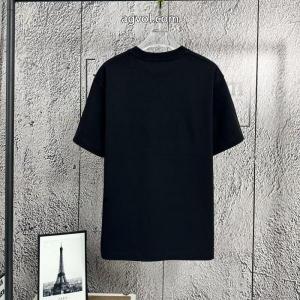 冬に通勤などに大活躍 品質の高い 売れ筋のいいPRADAブランド スーパー コピー 店舗Tシャツ..