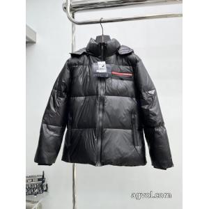 プラダコピー 品 販売軽くて嬉しい モダンな印象 韓国の人気    ダウンジャケット..