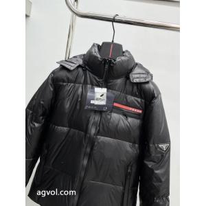 プラダコピー 品 販売軽くて嬉しい モダンな印象 韓国の人気    ダウンジャケット..