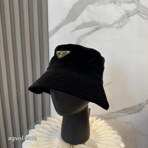     帽子財布 スーパーコピー 通販 素敵な冬の定番アイテム 特価価格激安 通販 専門店PRADA.