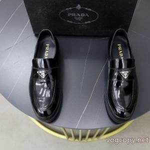     ビジネスシューズ偽 ブランド 購入大人可愛い 流行 オシャレ度アップPRADA..