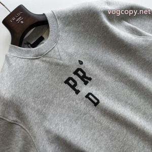 ブランド 偽物 激安 通販    ブランド 長袖冬のコーデにぴったり 優れたデザイン すぐにお届けPRADA..