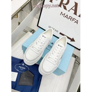 ブランド コピー 品予約完売品 在庫セール 26fw    スニーカープラダ..