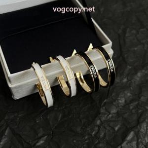 PRADA    アクセサリー今すぐ買えちゃう！新着 売上ランキング1位 心がときめく新作ブランド 激安..