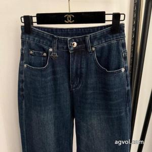 PRADA    ジーンズ偽物 ブランド 激安圧倒的な存在感 人気定番 デザイン性の高い..
