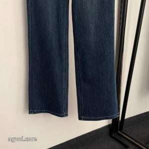 PRADA    ジーンズ偽物 ブランド 激安圧倒的な存在感 人気定番 デザイン性の高い..