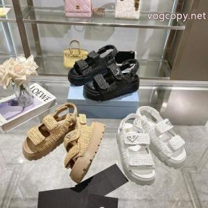 偽物 ブランド ショップPRADA超稀少 今すぐ取り入れたい 日本未入荷    サンダル.