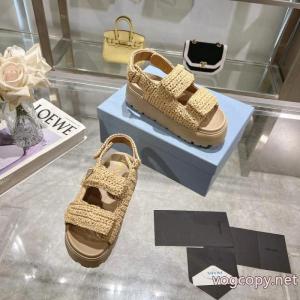 偽物 ブランド ショップPRADA超稀少 今すぐ取り入れたい 日本未入荷    サンダル.