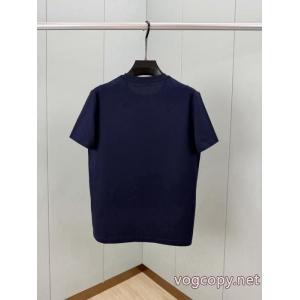 PRADAブランド コピー 販売 店Tシャツ完売品！ 高級感が好評です 海外流行