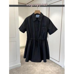 ワンピースPRADAロゴが印象的 入手困難 稀少*入手困難ブランド 偽物 激安 通販..