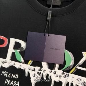 PRADA高級感溢れるデザイン 相性抜群 魅力ファッションコピー 品 ブランド半袖Tシャツ