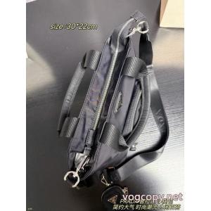 バッグPRADA驚きの破格値本物保証 今季は色を使った注目新品 関税送料込ブランド 偽物
