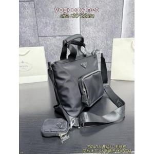 バッグPRADA驚きの破格値本物保証 今季は色を使った注目新品 関税送料込ブランド 偽物