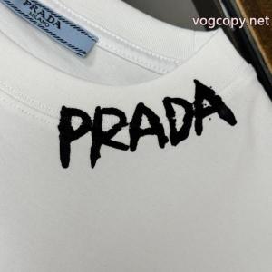 大幅値下げ 新作入荷格安 人気確定 コピー ブランド 通販 安心半袖TシャツPRADA