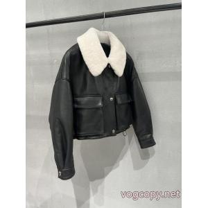 話題の新作到着 品質の高い 海外限定アイテムPRADAブランド アクセサリー 激安ダウンジャケット..