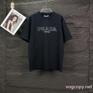 プラダスーパー コピー 品限定入荷 着まわし力抜群 人気が爆発 半袖Tシャツ