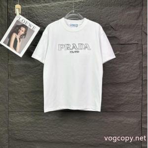 プラダスーパー コピー 品限定入荷 着まわし力抜群 人気が爆発 半袖Tシャツ