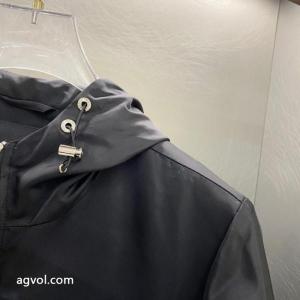今季爆発的な人気定番商品 撥水素材 １点限り！VIP顧客セールシャツPRADA激安 ブランド..
