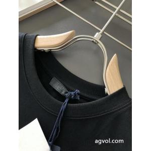 プラダ半袖Tシャツ再入荷が嬉しい2026 今話題の最新作 肌触りのいい  スーパー コピー ブランド 専門