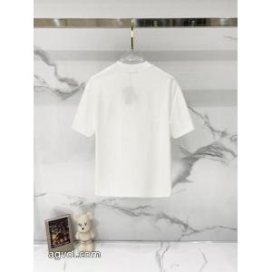 プラダオシャレな印象に 今季トレンド 2026モデル偽物 通販半袖Tシャツ