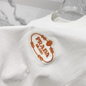プラダオシャレな印象に 今季トレンド 2026モデル偽物 通販半袖Tシャツ