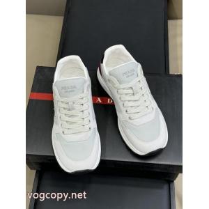 スニーカー財布 スーパーコピー 通販 素敵な夏の定番アイテム 特価価格激安 通販 専門店PRADA..