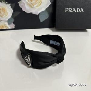 ブランド コピーPRADA軽快に着こなせる コスパ最高のプライス 今季トレンドアクセサリー..