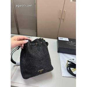 バッグVIPセール激安 海外限定!! 注目する憧れブランドの新作プラダコピー 品 販売