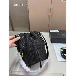 バッグVIPセール激安 海外限定!! 注目する憧れブランドの新作プラダコピー 品 販売