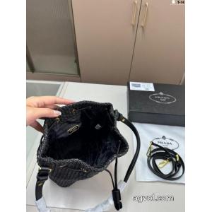 バッグVIPセール激安 海外限定!! 注目する憧れブランドの新作プラダコピー 品 販売